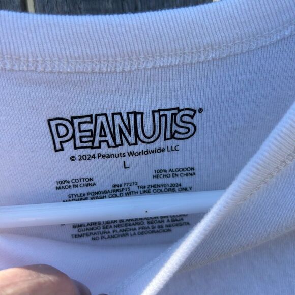 Peanuts crop short sleeve tshirt size small - Picture 4 of 5